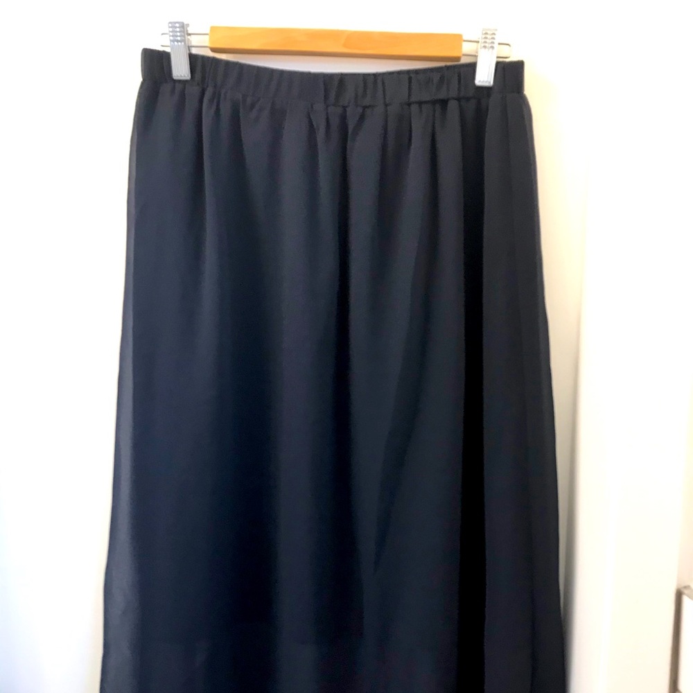3/$25 💙Sheer Chiffon Navy Boho Skirt - NWOT💙
